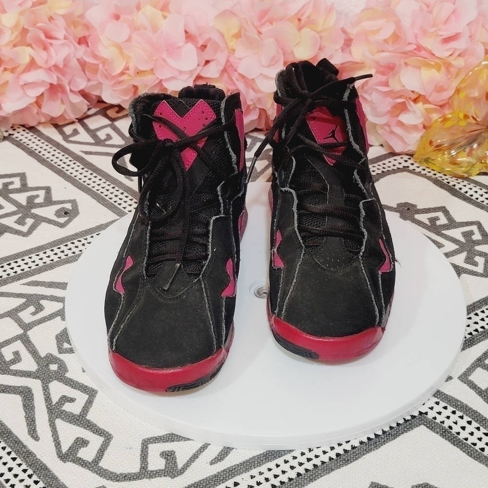 NIKE Jordan True Flight 'Black Sport Fuchsia Size: 5Y